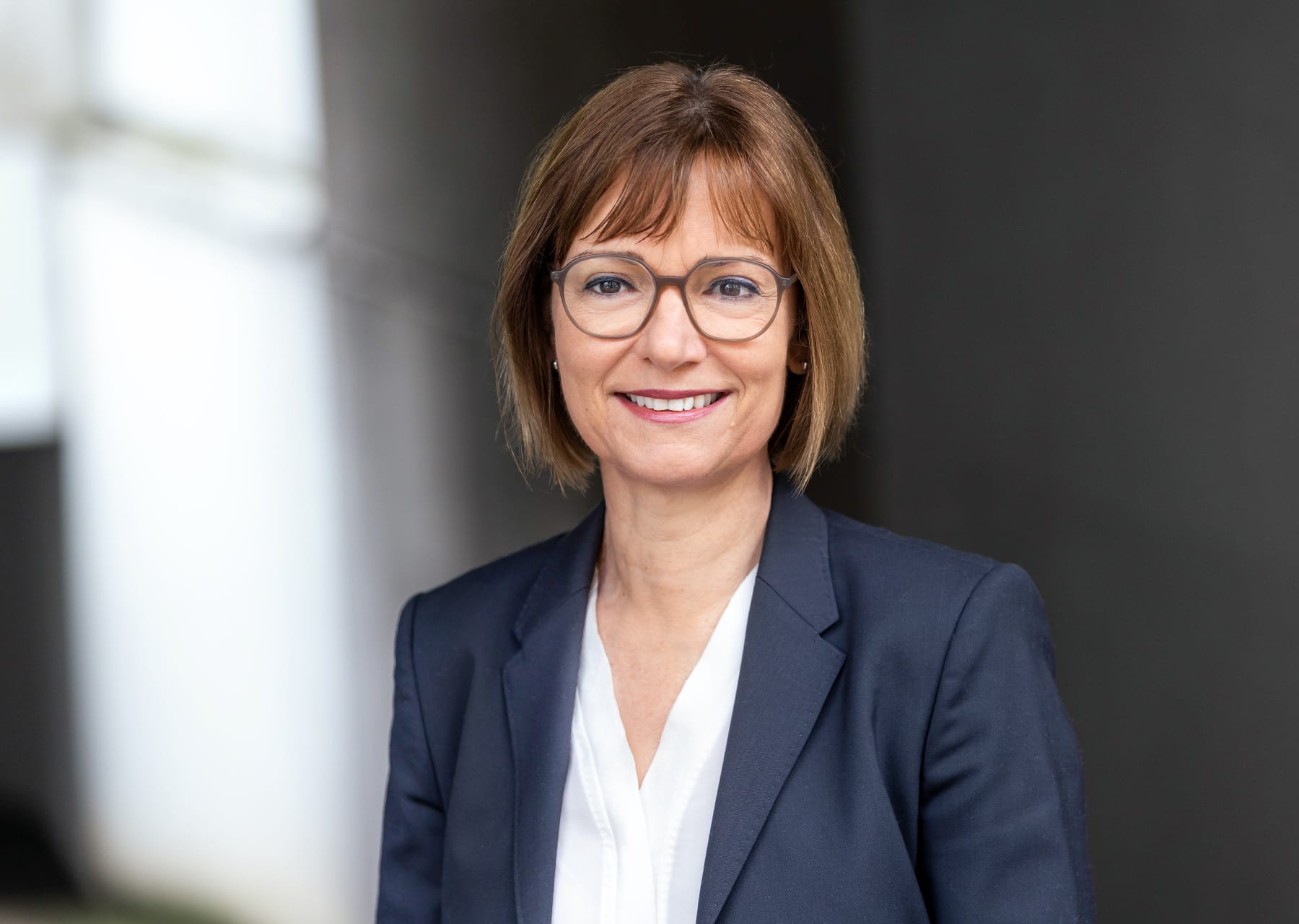 Dr. Bernadette Klapper